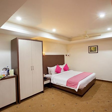 Joyees Residency Hotel Kottayam Ngoại thất bức ảnh