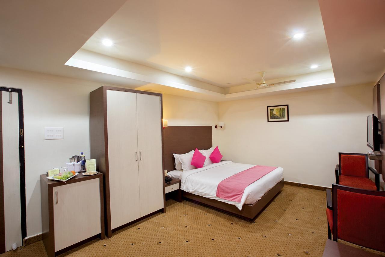 Joyees Residency Hotel Kottayam Ngoại thất bức ảnh