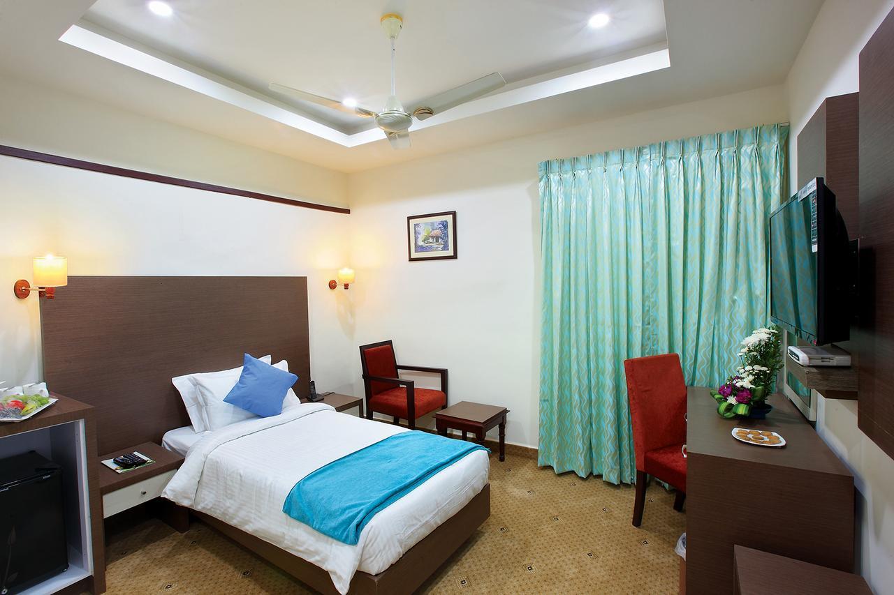Joyees Residency Hotel Kottayam Ngoại thất bức ảnh